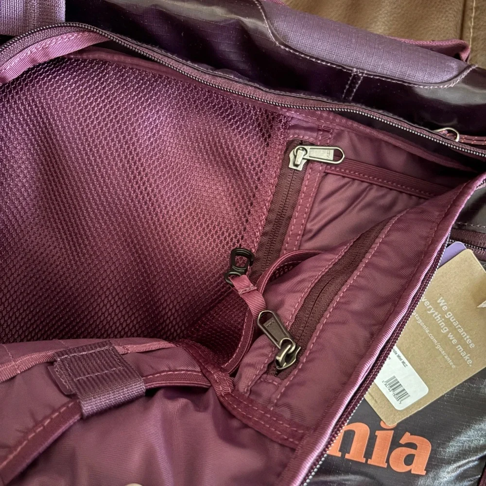 NWT Patagonia Black Hole Mini MLC 26L Travel Laptop Bag Pack Backpack #49265 - Picture 9 of 14